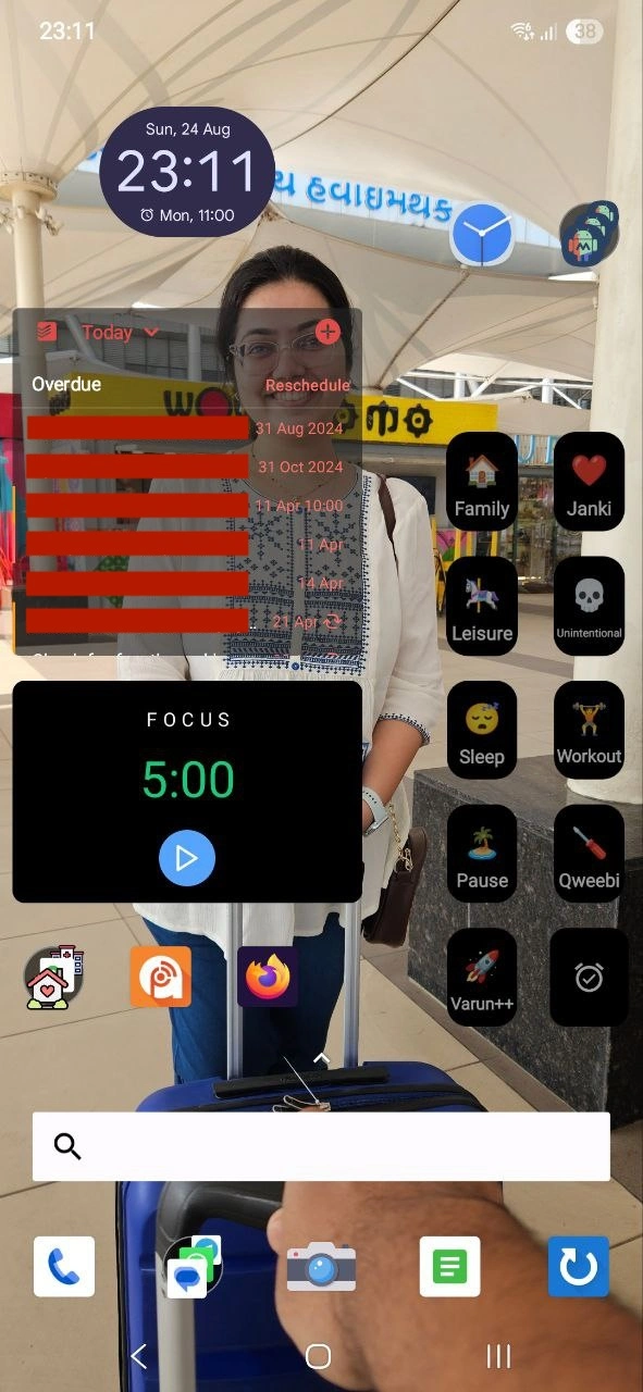 Photo of my phone's home screen